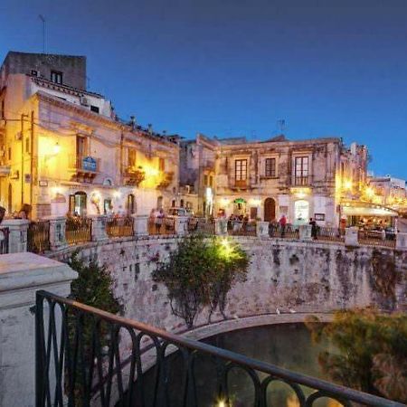 Casa "Il Castello" Apartment Сиракуза Екстериор снимка